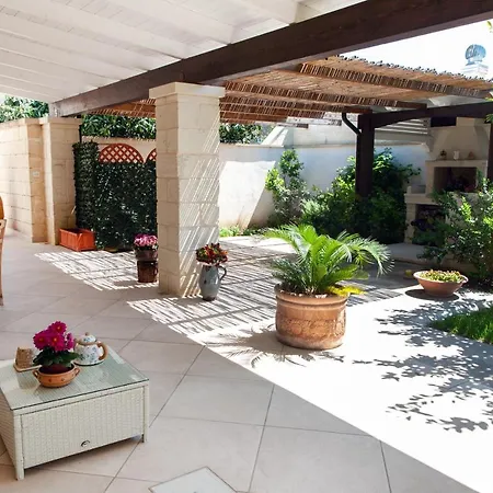 La Corte Di Edoardo Bed & Breakfast *