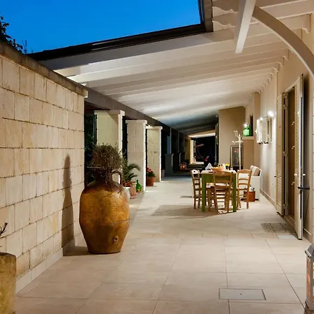 Bed & Breakfast La Corte Di Edoardo Vernole