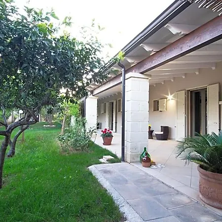La Corte Di Edoardo Bed and breakfast Vernole